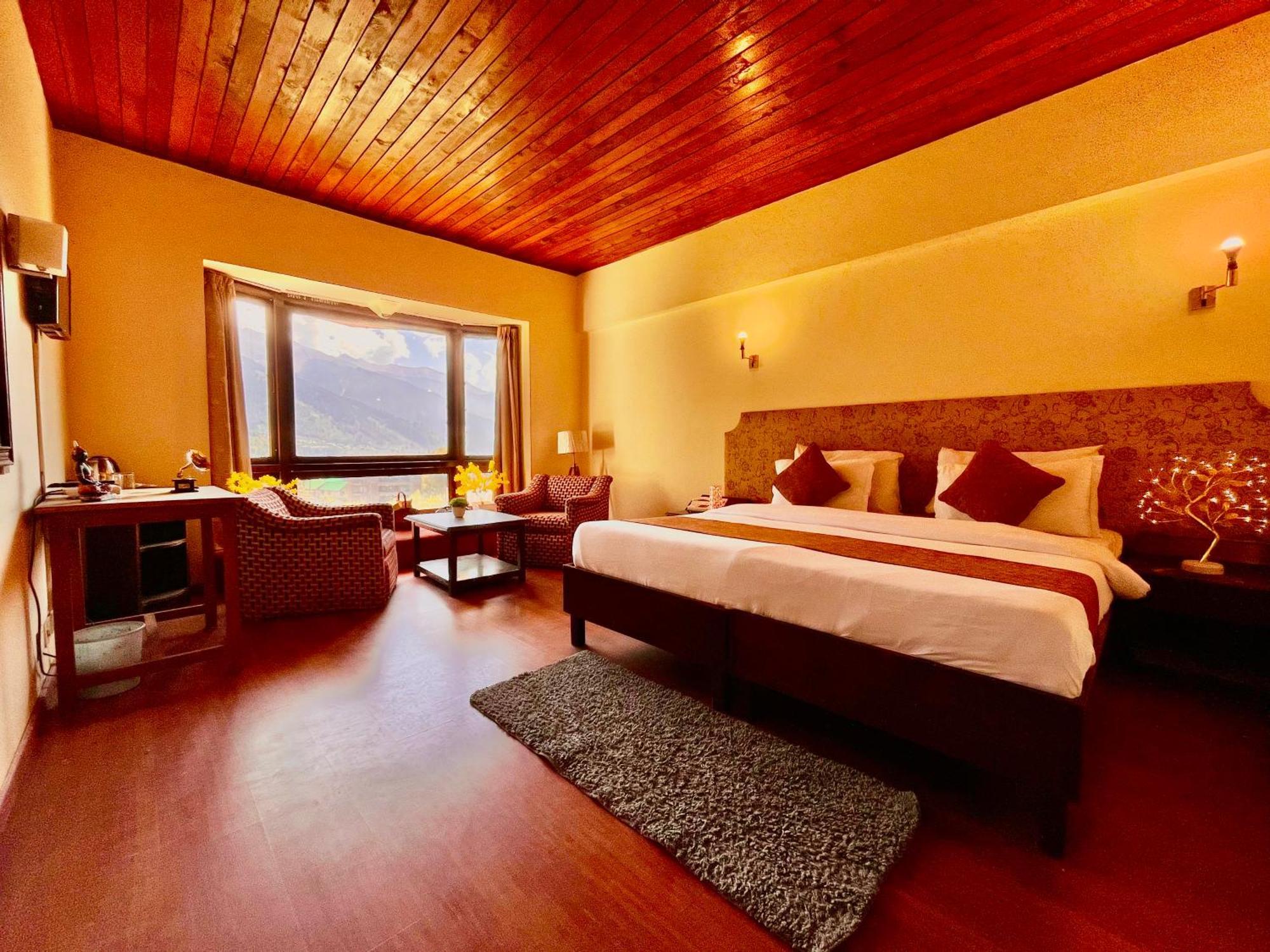 Sagar Resort !! Mountain View ! Luxury Stay ! Family Resort ! Private Parking ! Near Mall Road Manāli Zewnętrze zdjęcie