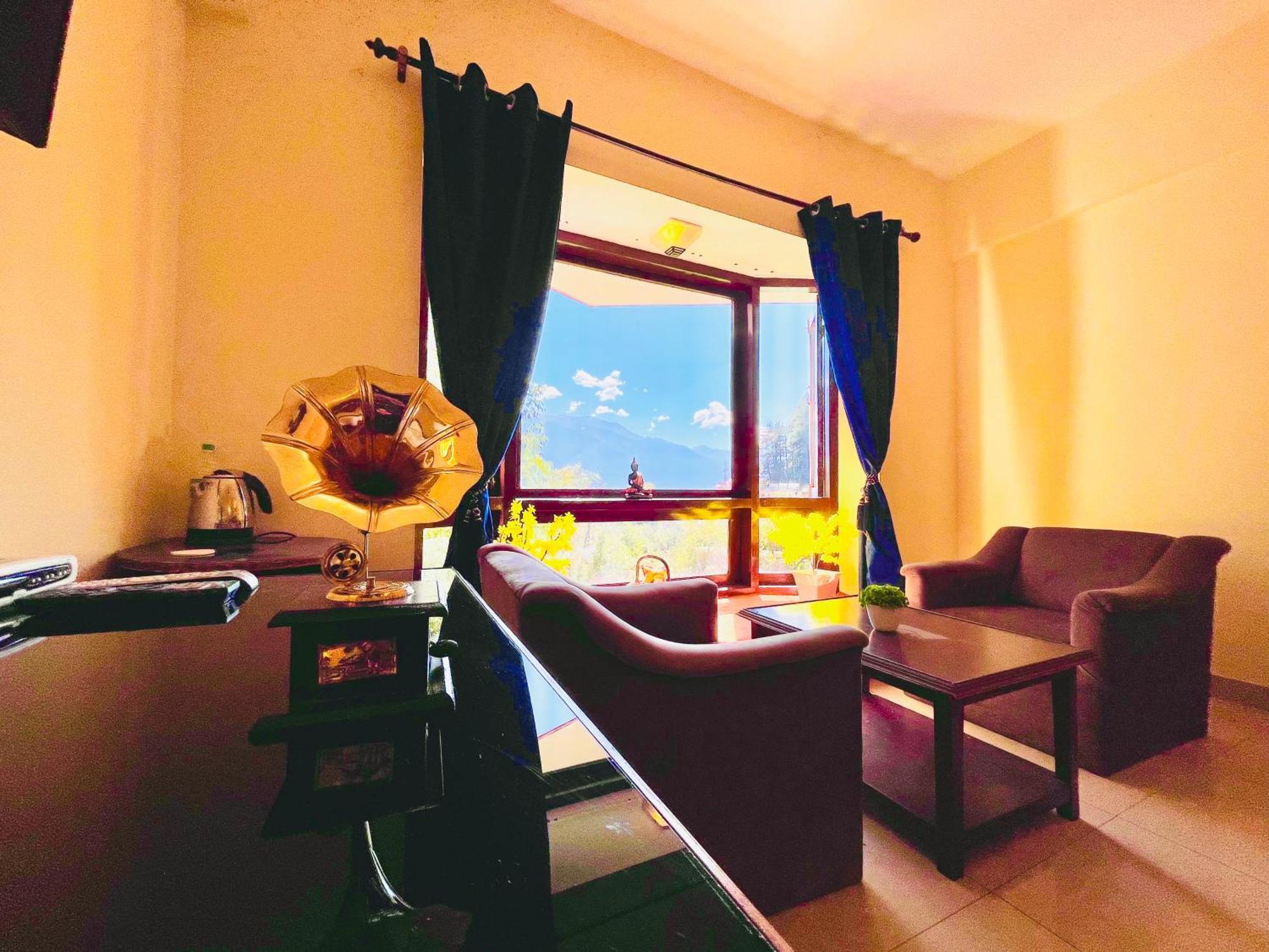 Sagar Resort !! Mountain View ! Luxury Stay ! Family Resort ! Private Parking ! Near Mall Road Manāli Zewnętrze zdjęcie