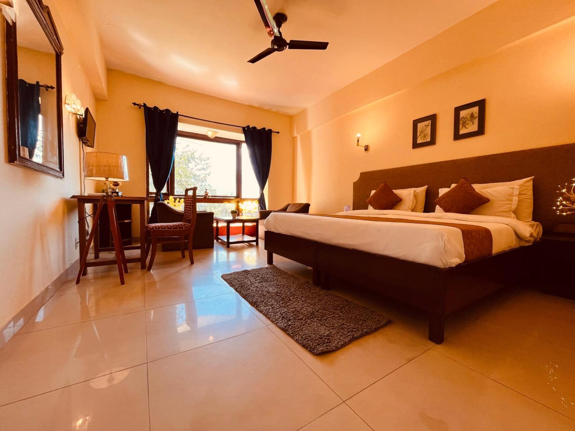 Sagar Resort !! Mountain View ! Luxury Stay ! Family Resort ! Private Parking ! Near Mall Road Manāli Zewnętrze zdjęcie